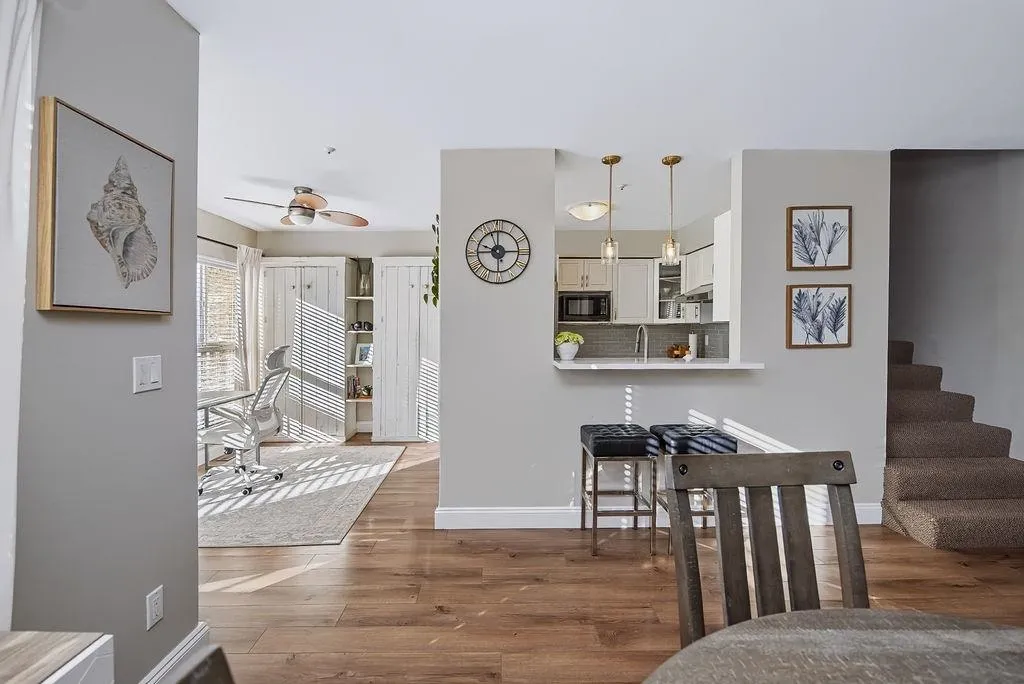 3 735 Park Road, Gibsons, BC V0N 1V7