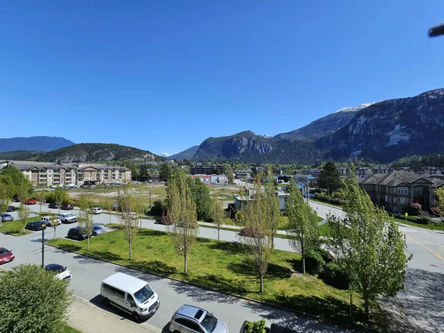 View of mountain feature featuring a residential view