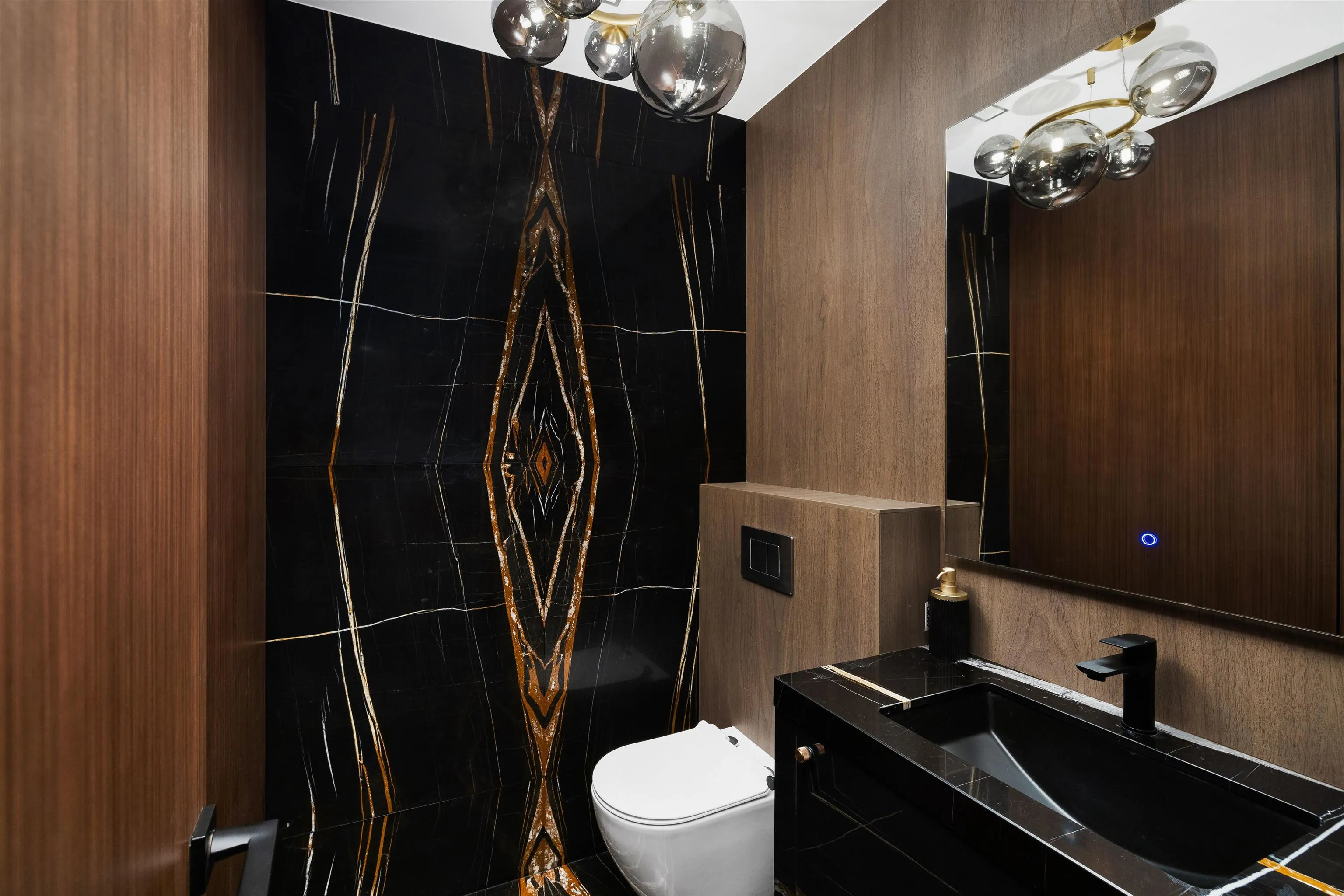 1405 28th Street, West Vancouver, BC V7V 1M1