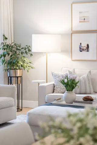 Interior details with baseboards