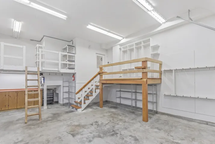 Virtually decluttered