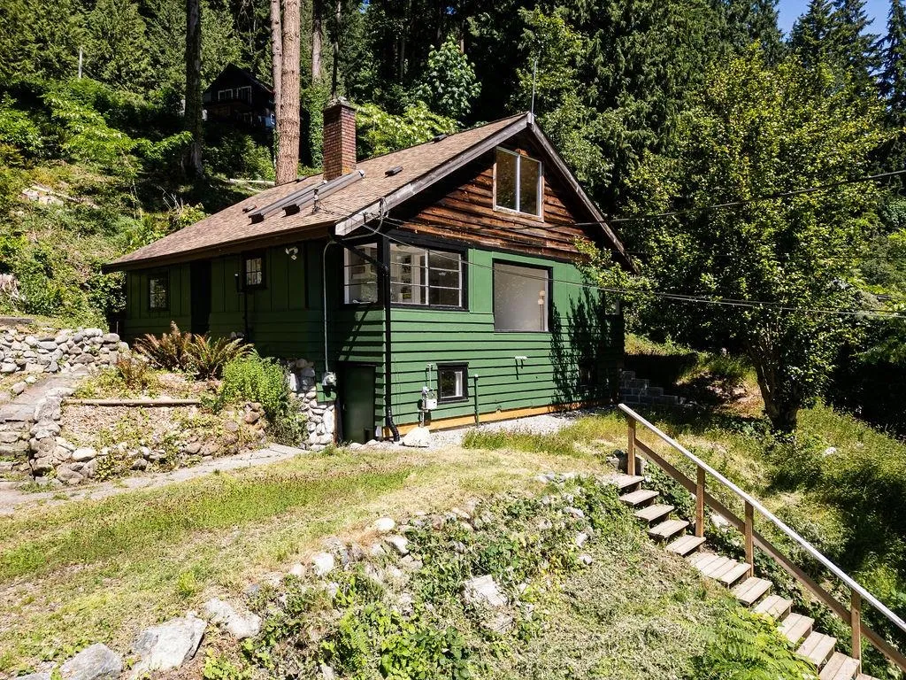 915 Marine Drive, Gibsons, BC V0N 1V1