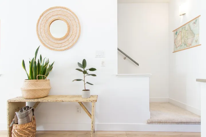 Details featuring baseboards