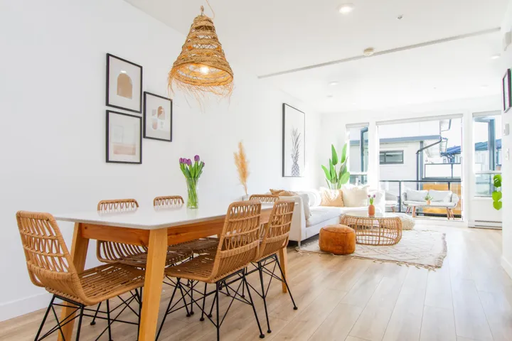 Dining space featuring light wood-style flooring, baseboards, and recessed lighting