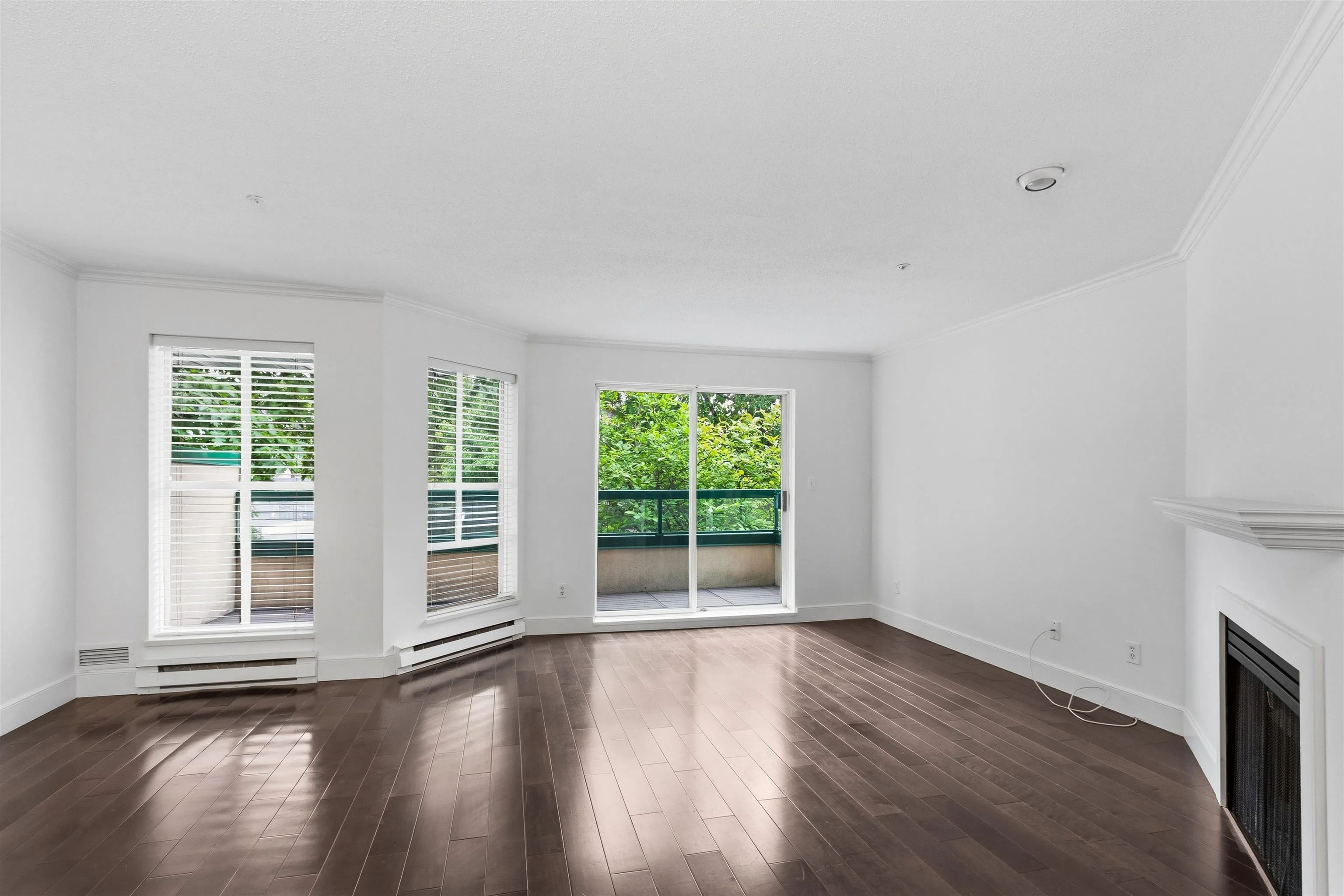 204 5656 Halley Avenue, Burnaby, BC V5H 2P8