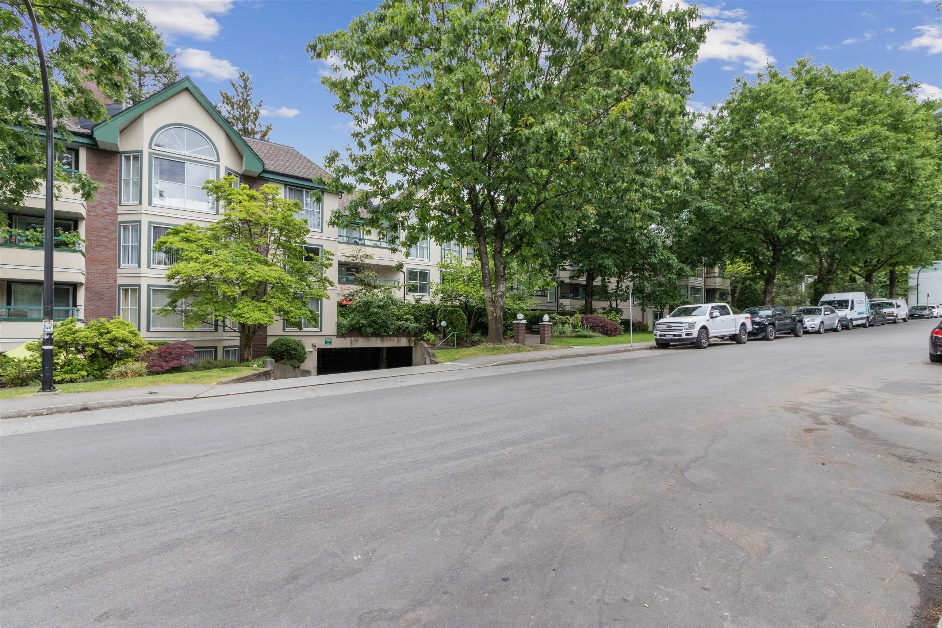 204 5656 Halley Avenue, Burnaby, BC V5H 2P8
