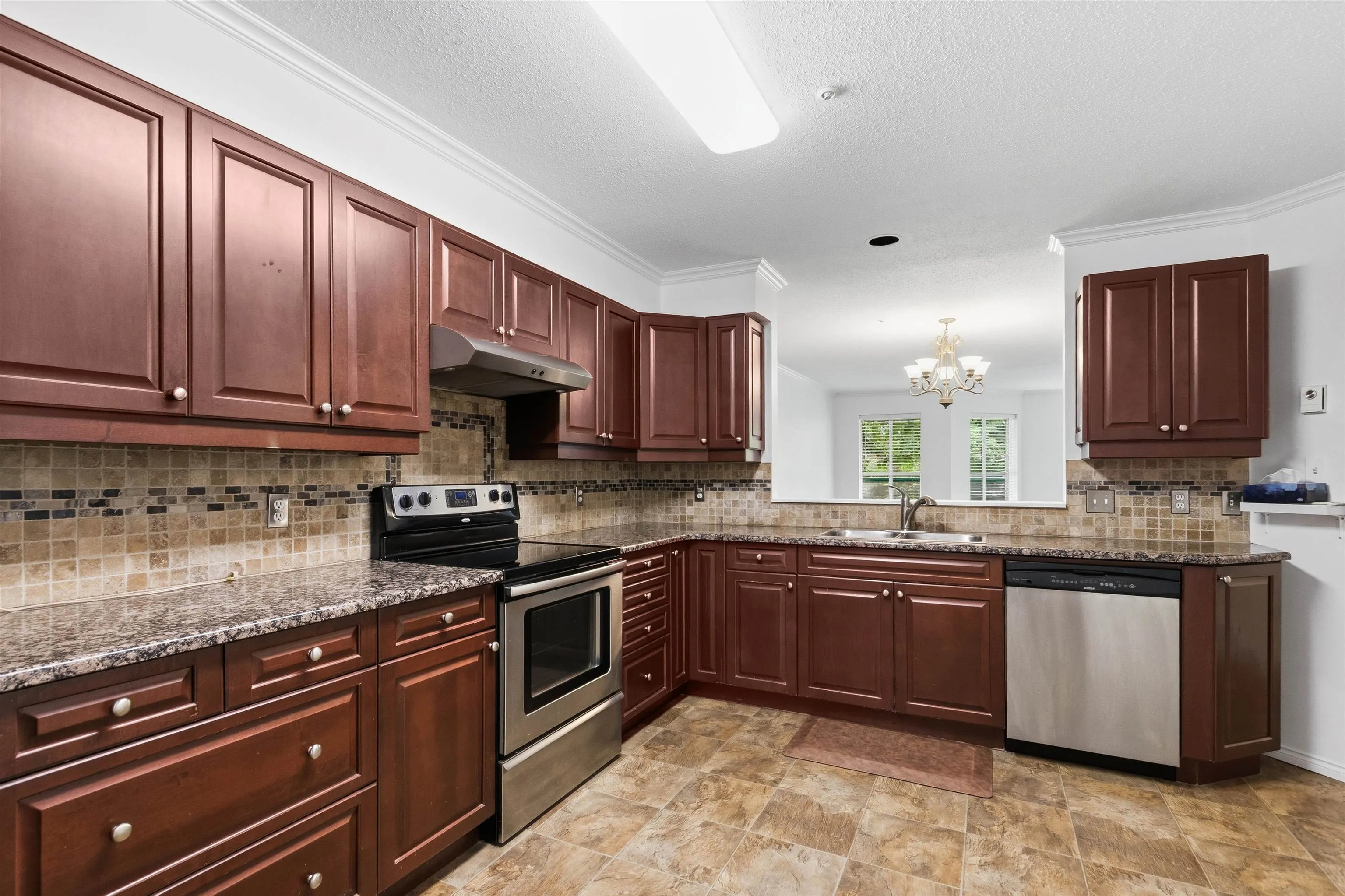 204 5656 Halley Avenue, Burnaby, BC V5H 2P8