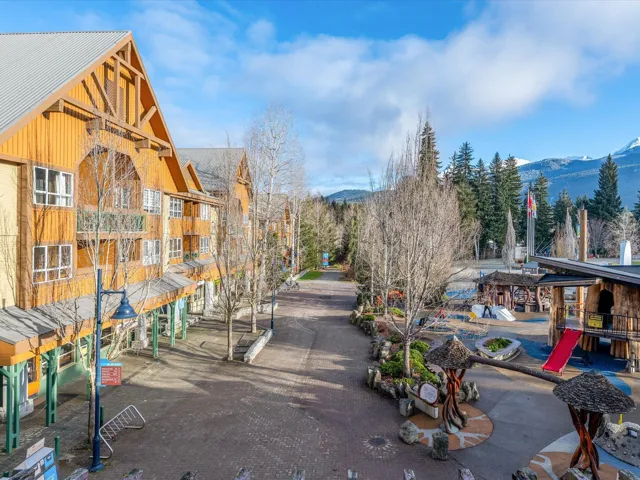 View of property's community featuring a mountain view