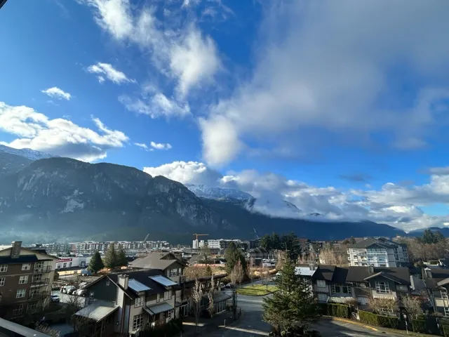 View of mountain feature
