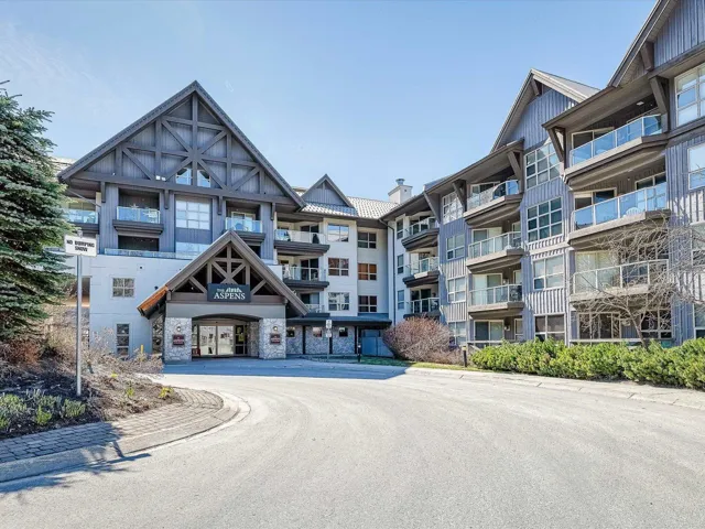 View of apartment building / complex