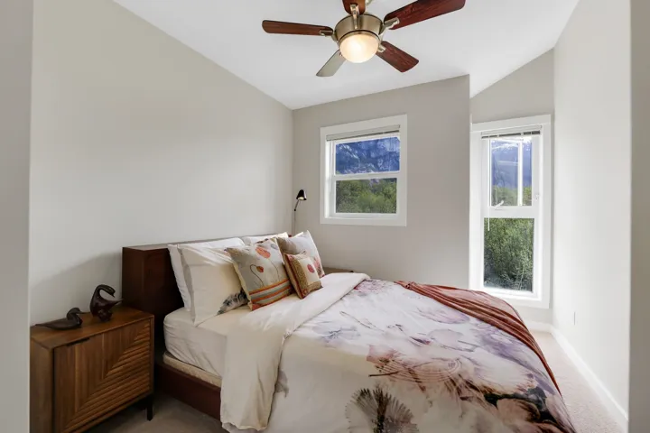 Bedroom 2 - faces the Chief