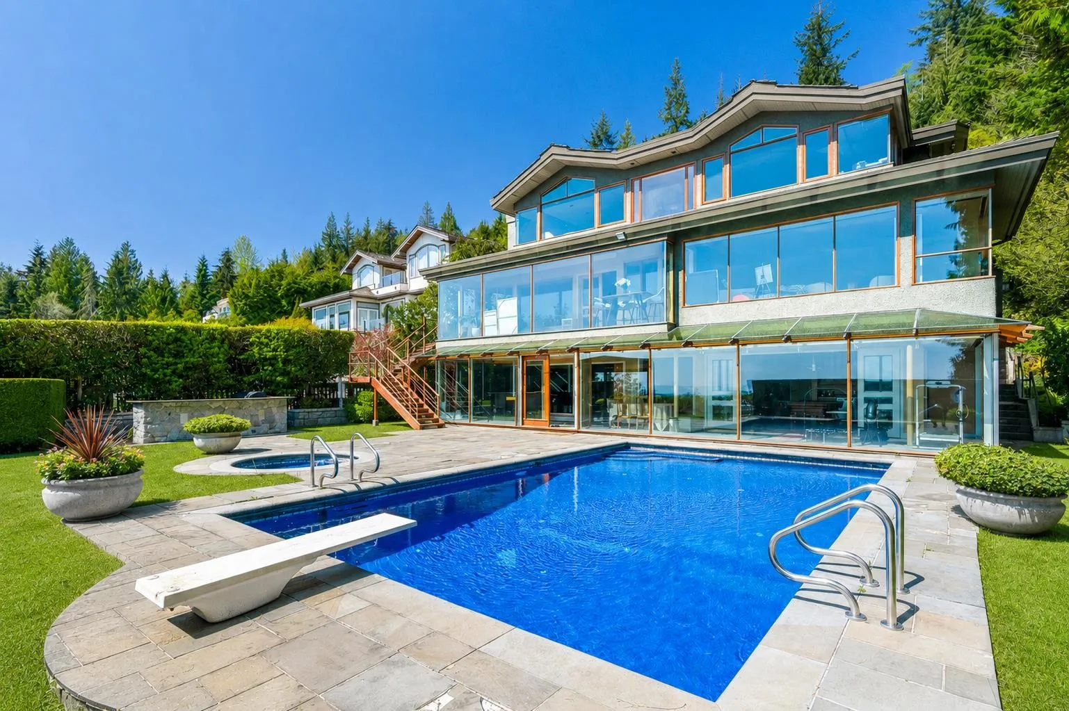 1626 Pinecrest Drive, West Vancouver, BC V7S 3H3