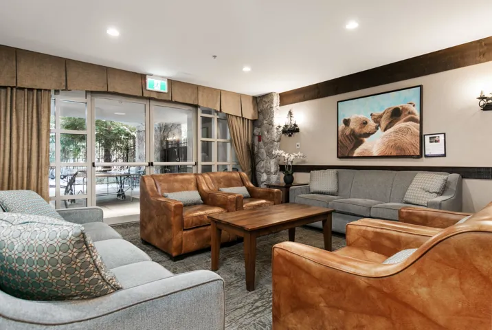 Lobby with recessed lighting
