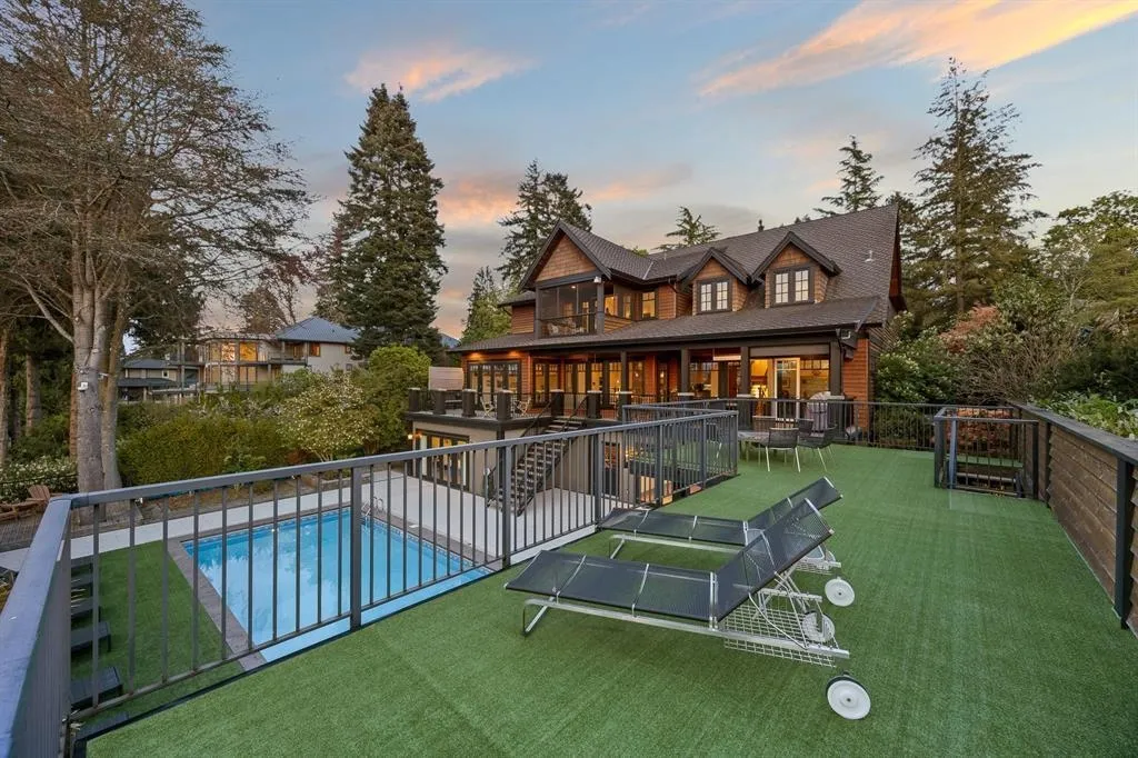 2737 Crescent Drive, Surrey, BC V4A 3J9