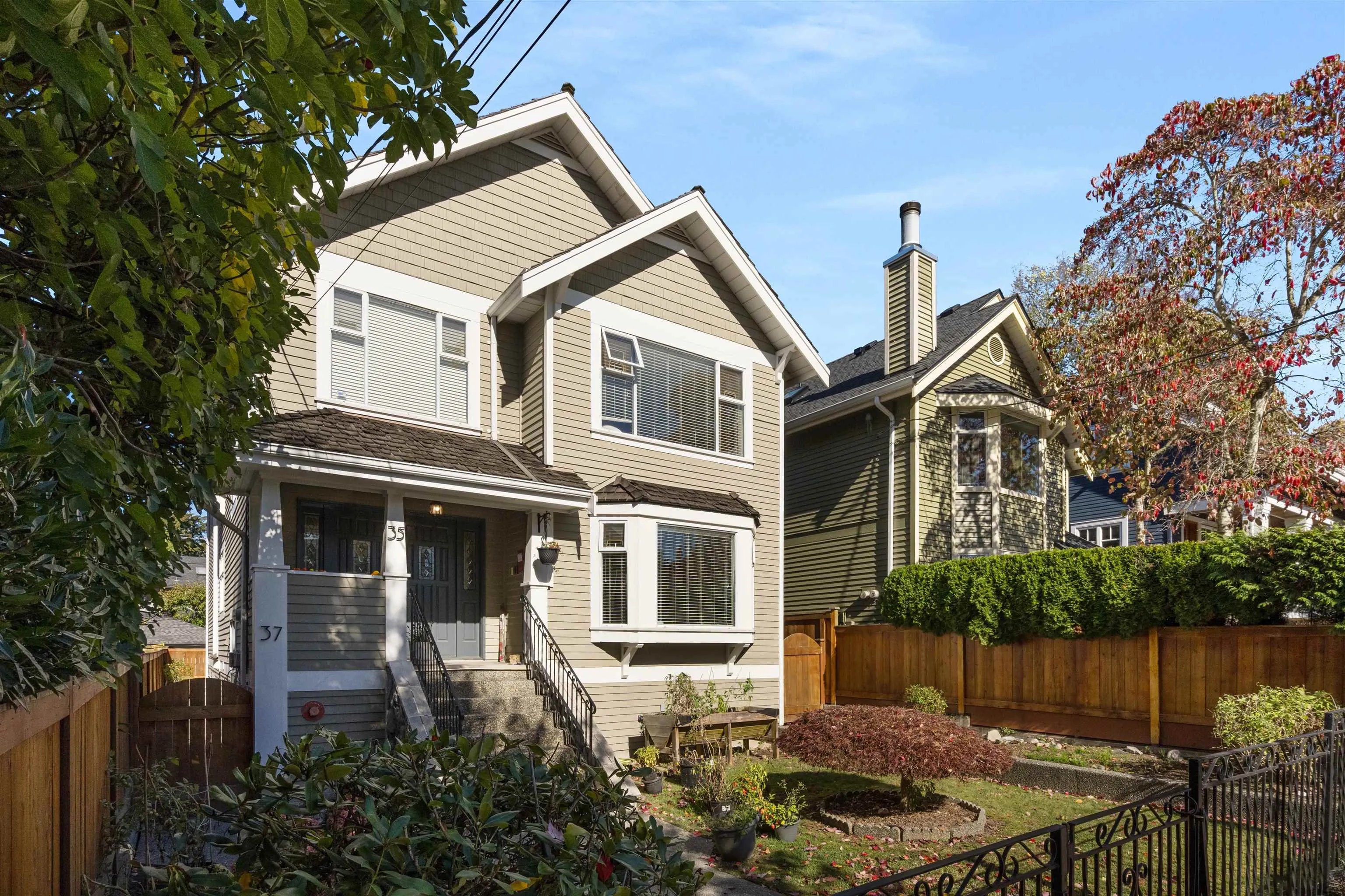 35 W 15th Avenue, Vancouver, BC V5Y 1X7