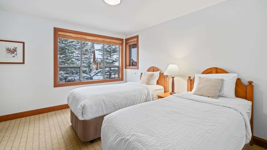 Upstairs bedroom.