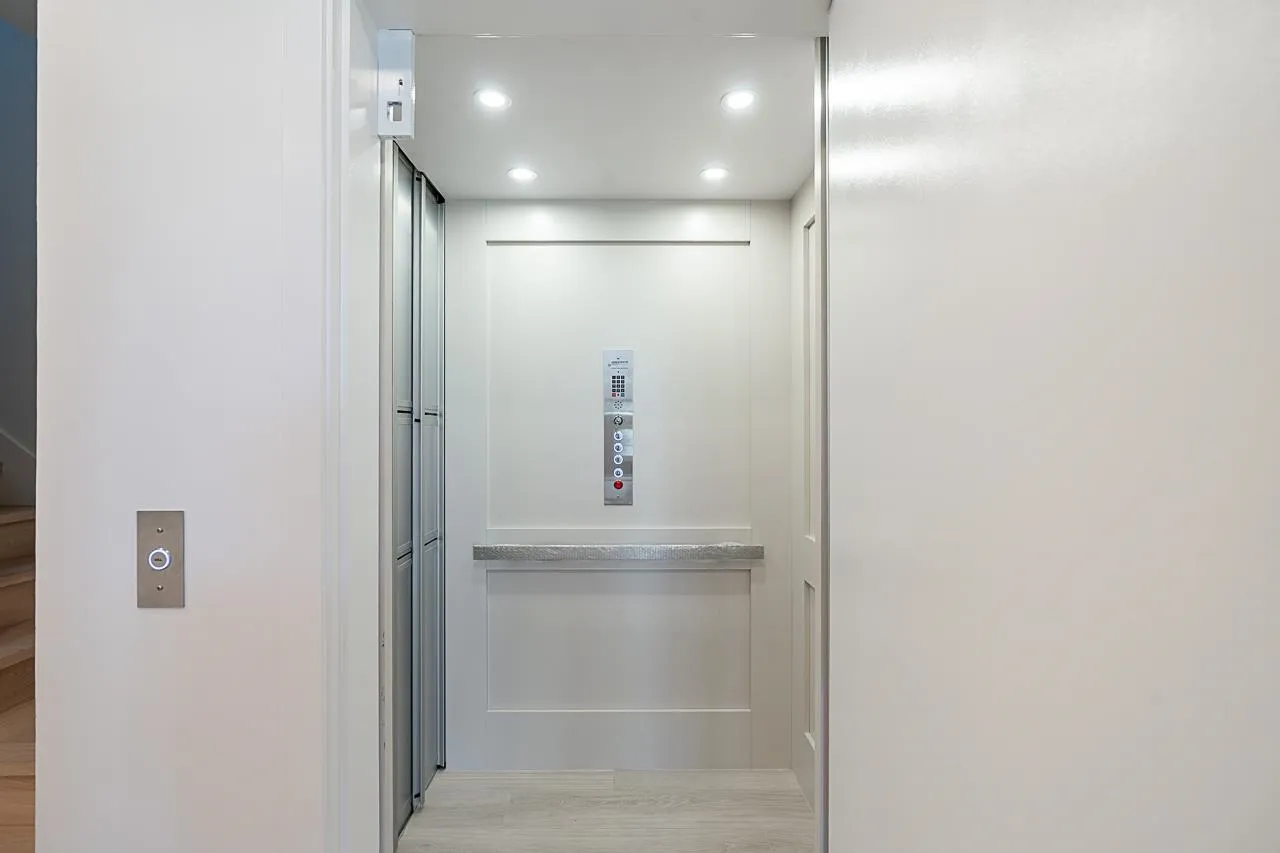 202 539 W 28th Avenue, Vancouver, BC V5Z 2H2