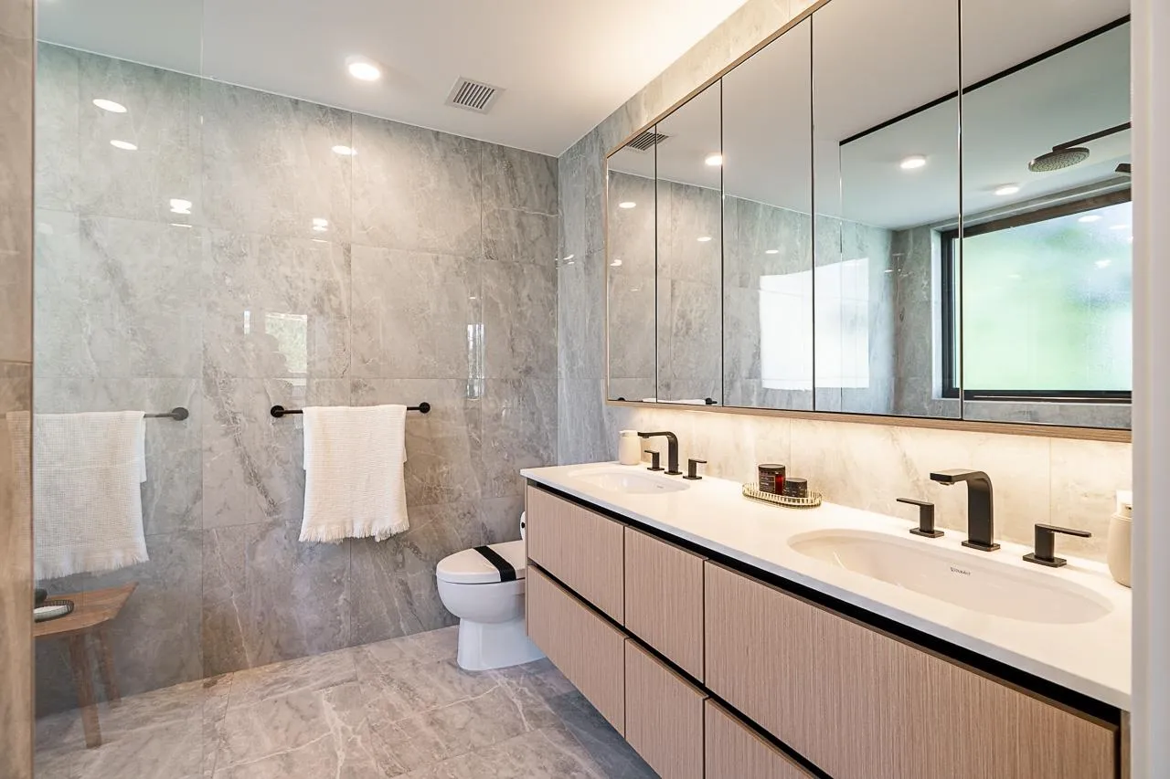 202 539 W 28th Avenue, Vancouver, BC V5Z 2H2