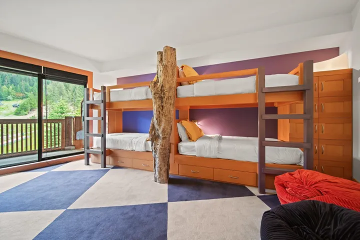 Bedroom with access to outside
