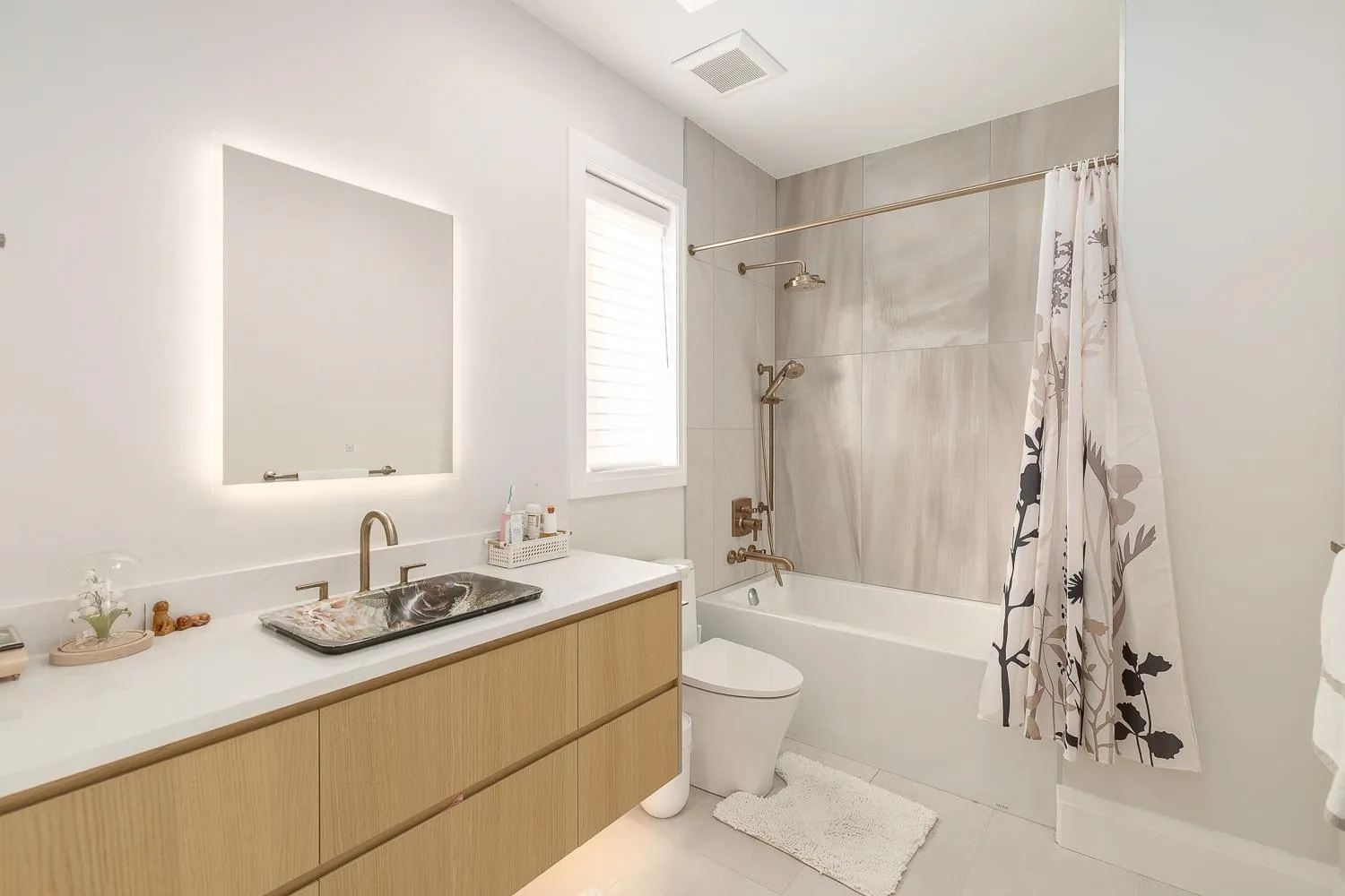 5747 Newton Wynd, Vancouver, BC V6T 1H6