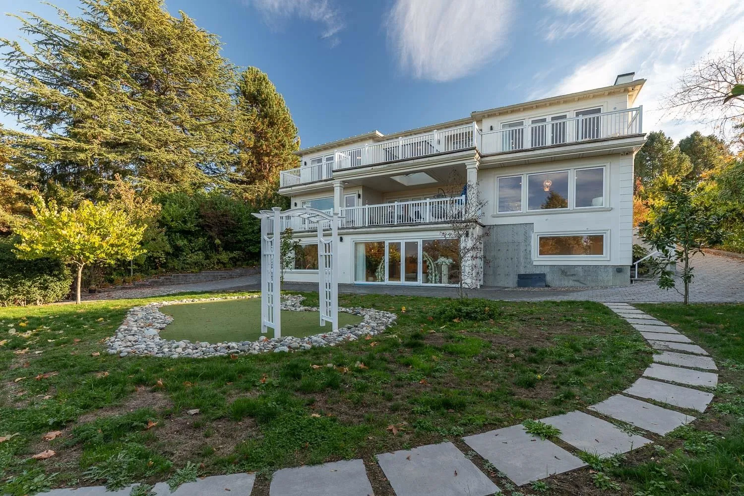 5747 Newton Wynd, Vancouver, BC V6T 1H6