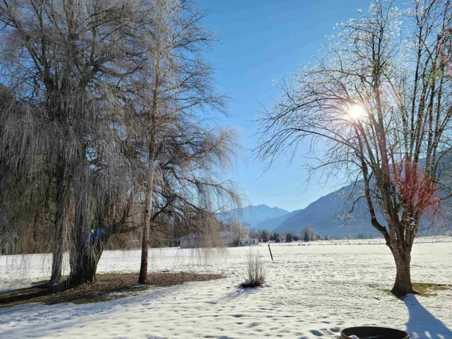 View of property's community with a mountain view