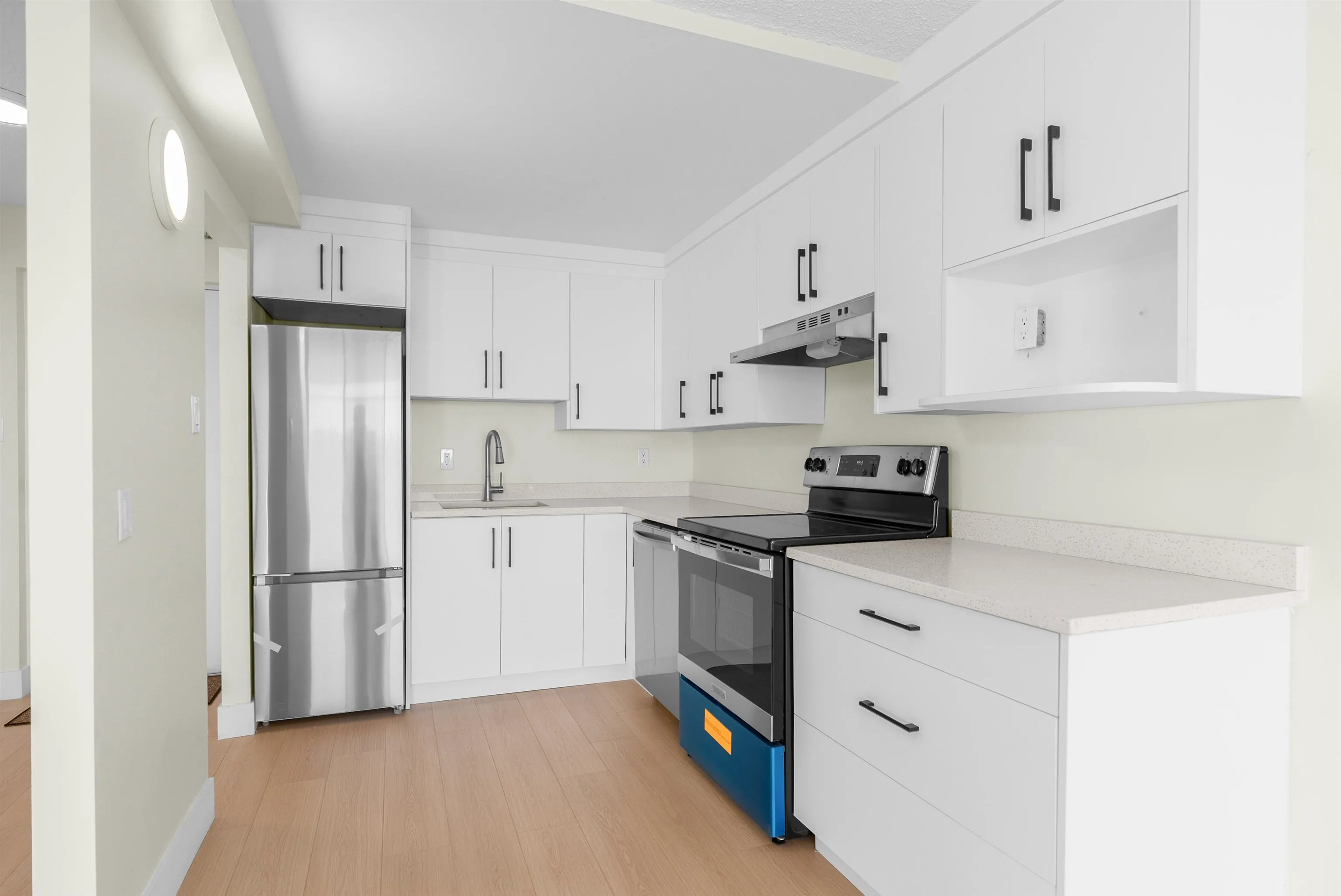 807 6631 Minoru Boulevard, Richmond, BC V6Y 1Z1
