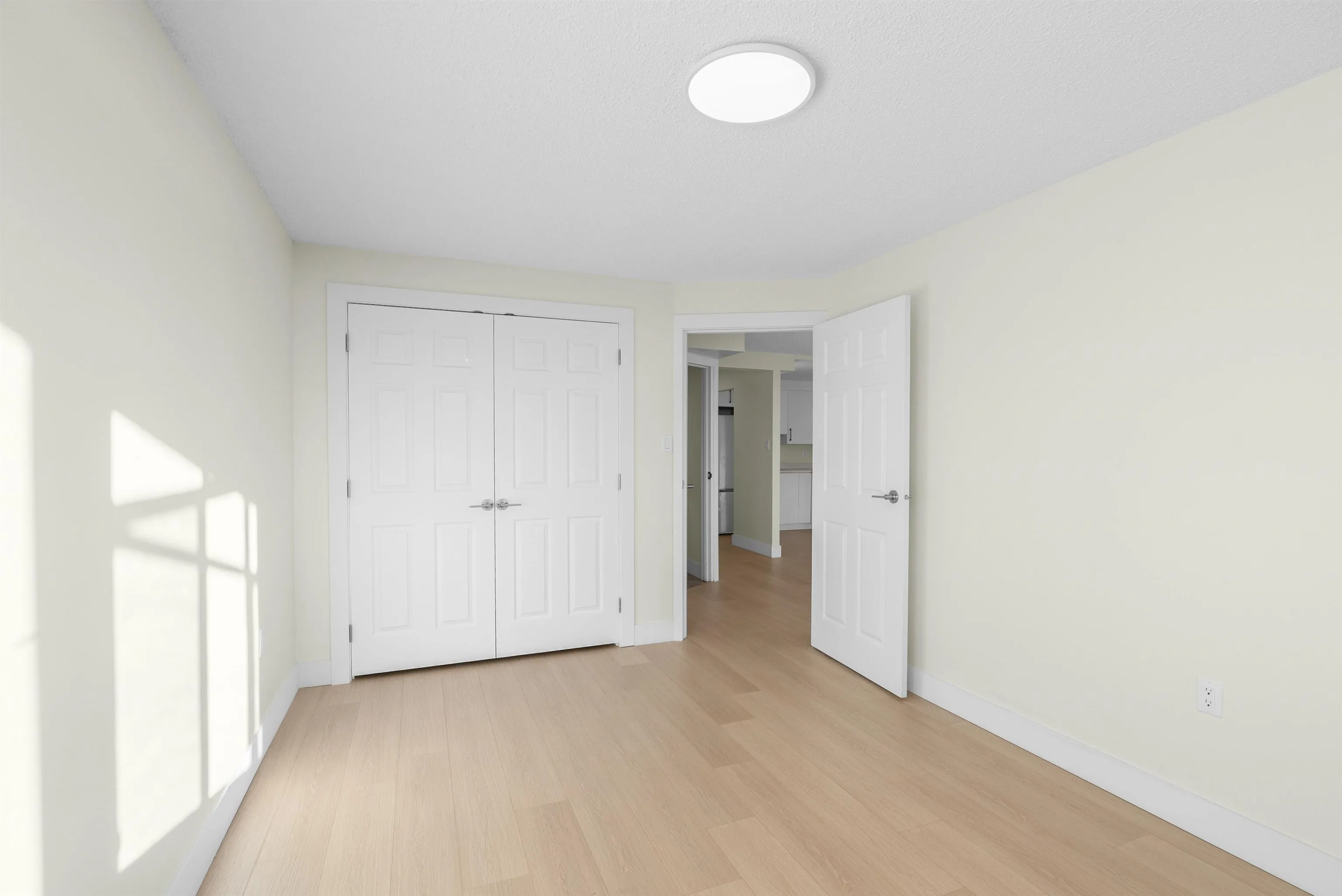 807 6631 Minoru Boulevard, Richmond, BC V6Y 1Z1