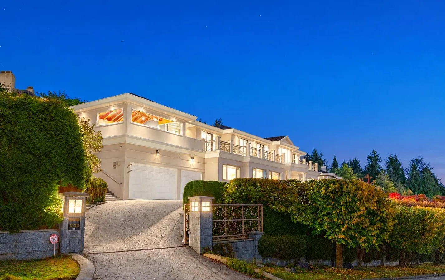 1579 Errigal Place, West Vancouver, BC V7S 3H1