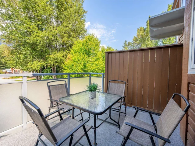 Balcony featuring outdoor dining area