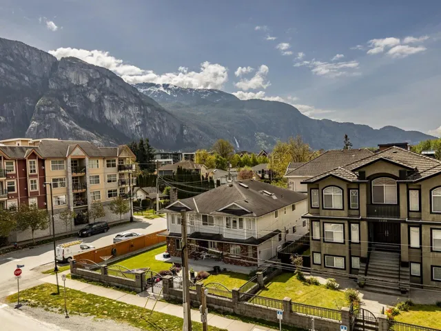 View of mountain feature