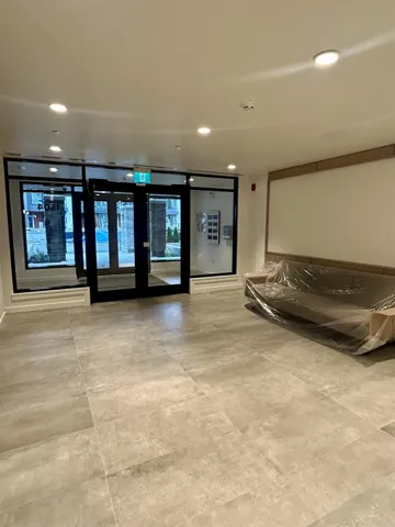 Common area featuring recessed lighting