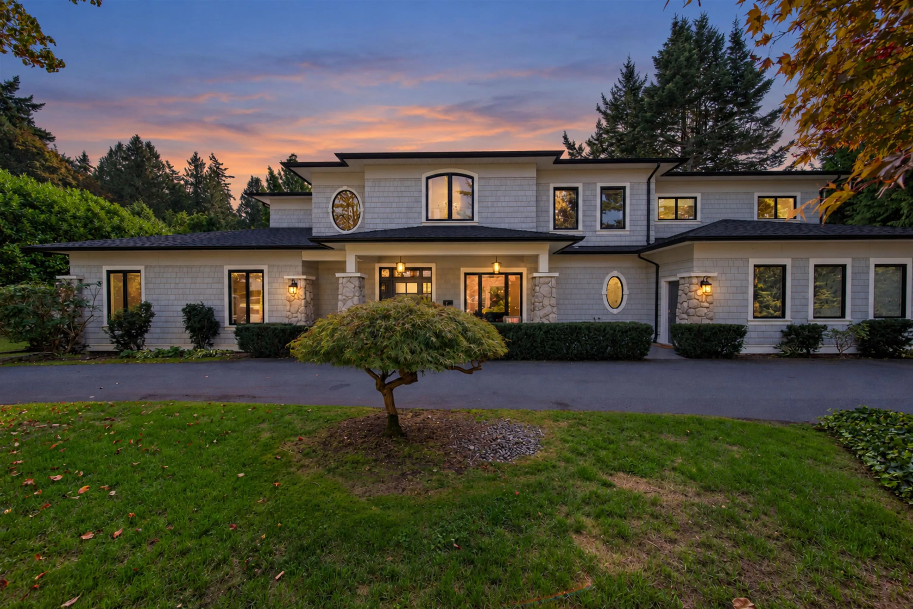 13756 18 Avenue, Surrey, BC V4A 1W4
