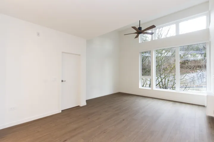 13’ clerestory ceilings