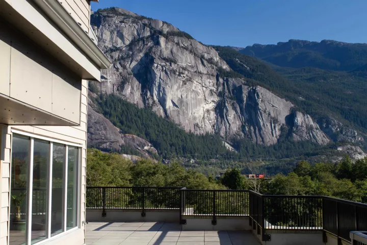 View of mountain feature