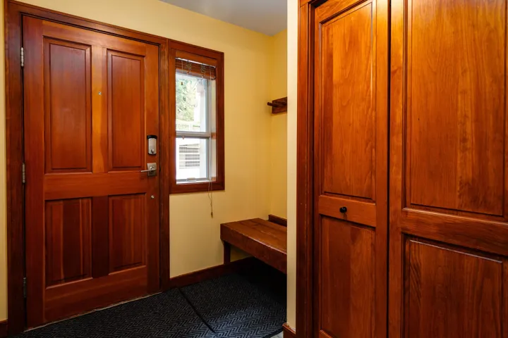 Entryway featuring baseboards