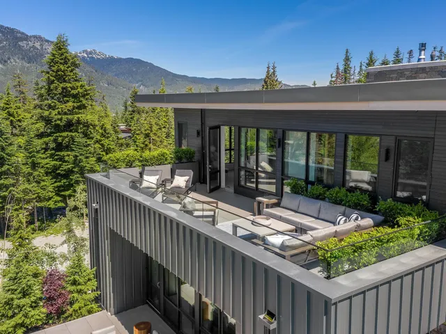 Patio / terrace with a mountain view and an outdoor hangout area