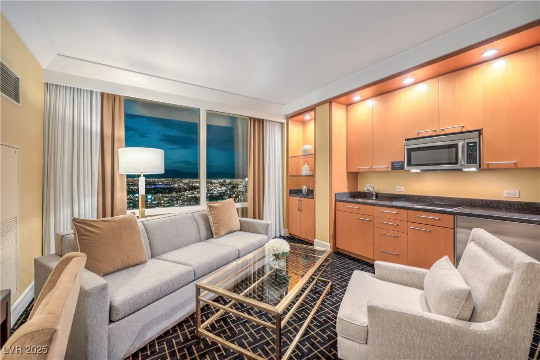 https://cdn.realtyfeed.com/cdn/72/1128818545/00bec238f1f2b44ba3b460b4adf9c136.webp