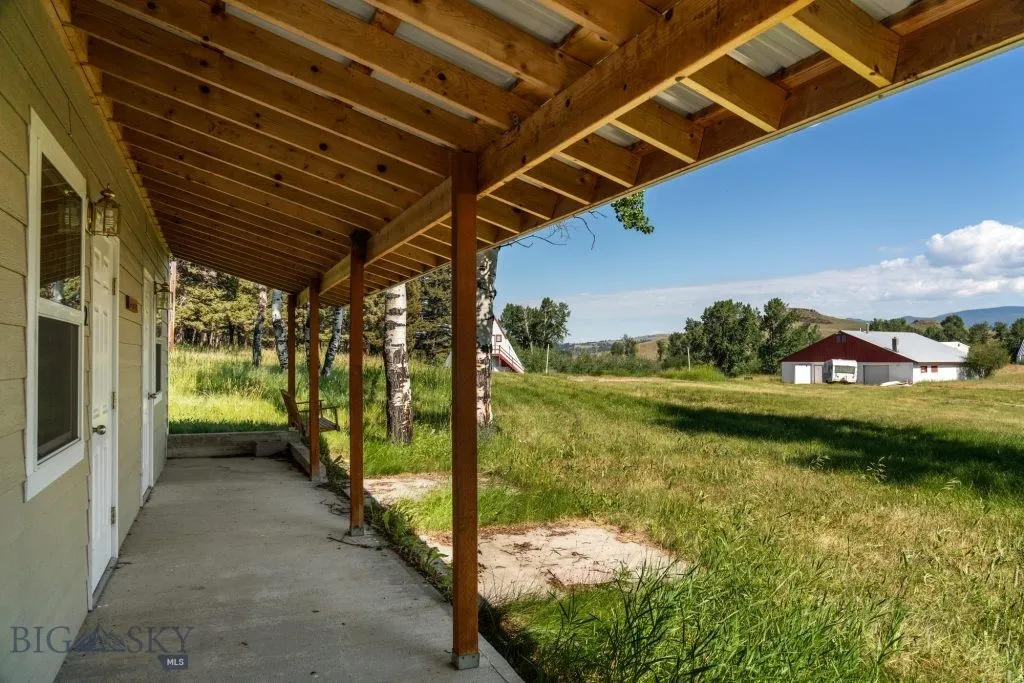 Perfect porch to enjoy the sunet