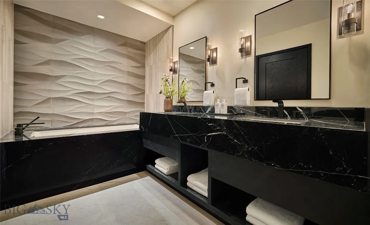 Images of a similar property