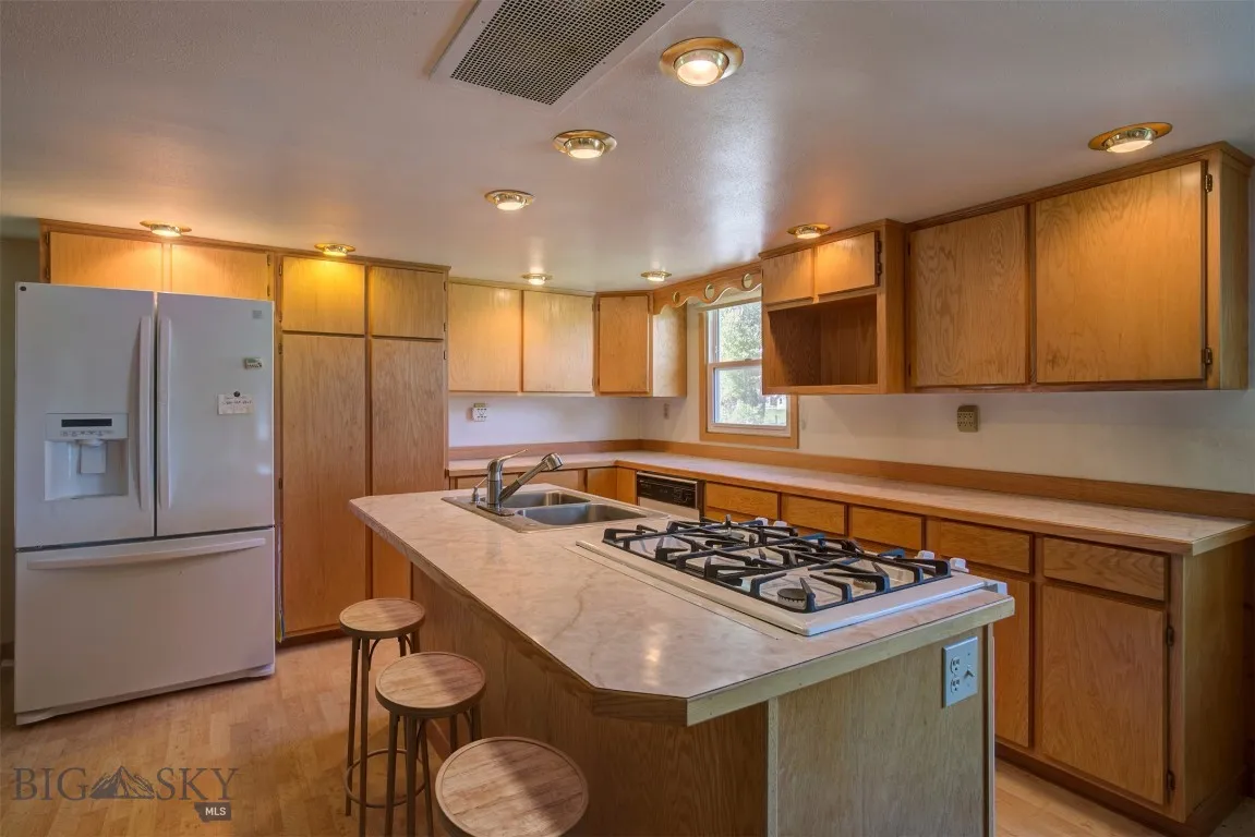 1275 Highway 91 S A, Dillon, Montana 59725, Dillon, Montana 59725, 3 Bedrooms Bedrooms, ,1 BathroomBathrooms,Residential,For Sale,1275 Highway 91 S A, Dillon, Montana 59725,0,383371