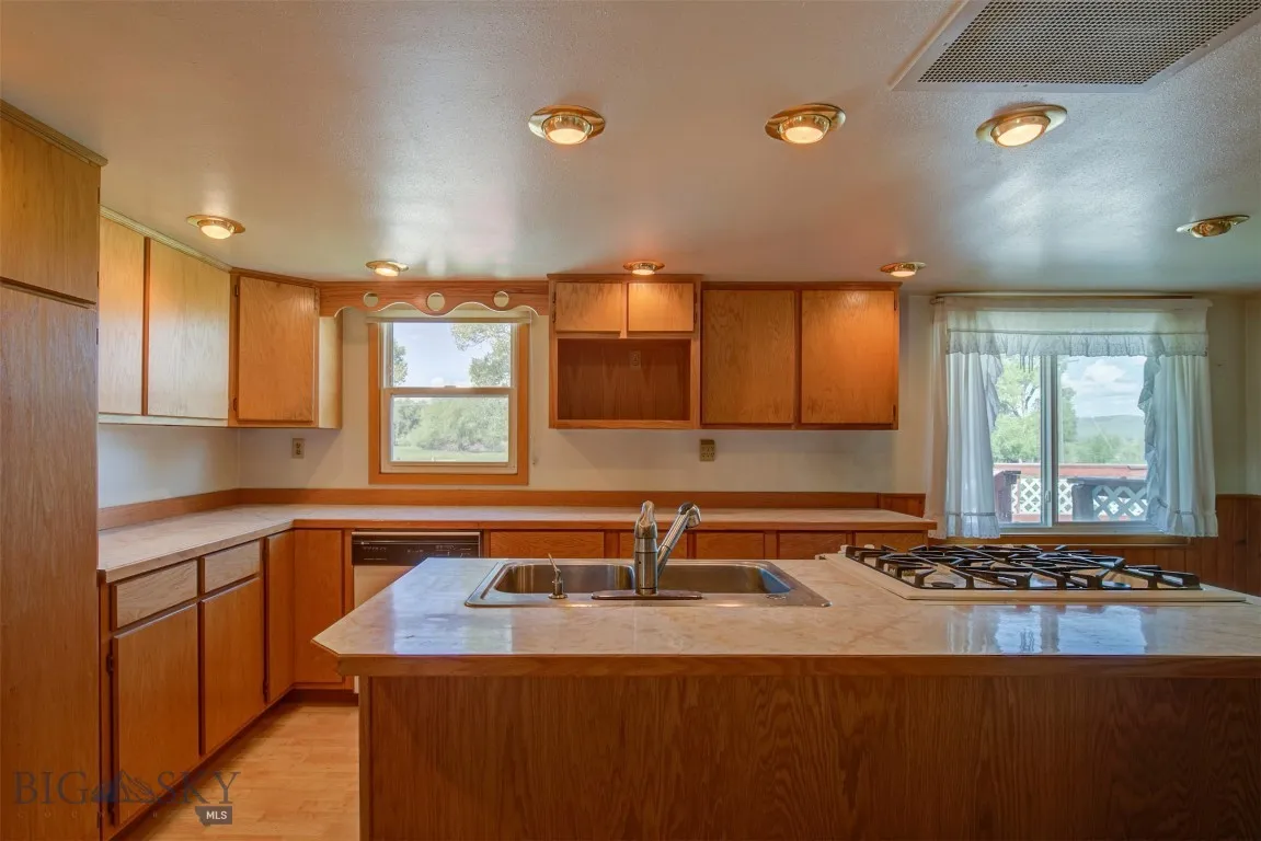 1275 Highway 91 S A, Dillon, Montana 59725, Dillon, Montana 59725, 3 Bedrooms Bedrooms, ,1 BathroomBathrooms,Residential,For Sale,1275 Highway 91 S A, Dillon, Montana 59725,0,383371