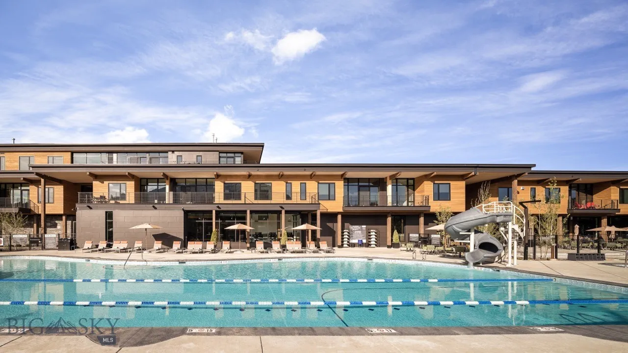 LakeLodge Pool