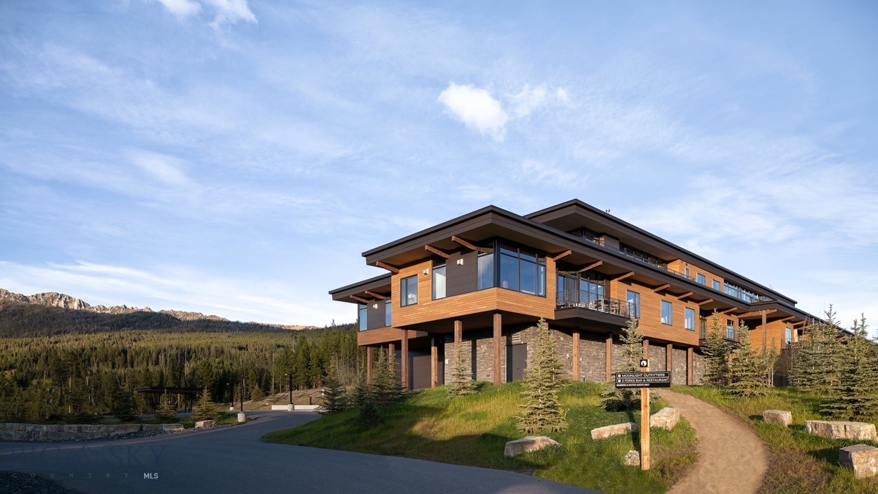 LakeLodge