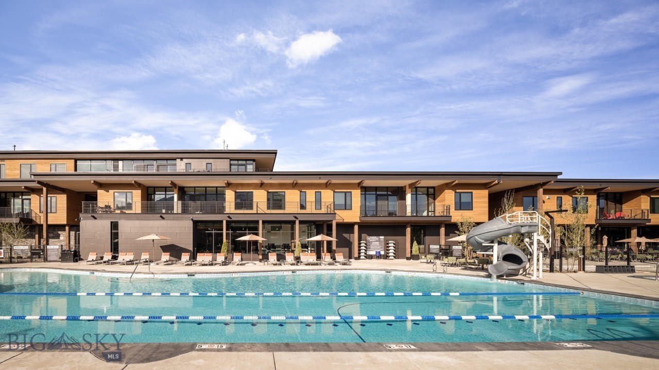 LakeLodge Pool