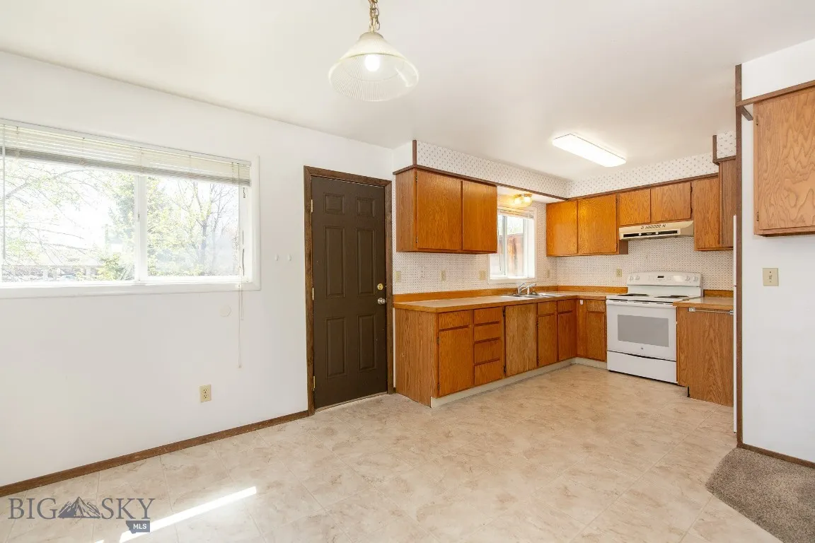 500 W Central Avenue B, Belgrade, Montana 59714, Belgrade, Montana 59714, 3 Bedrooms Bedrooms, ,1 BathroomBathrooms,Residential,For Sale,500 W Central Avenue B, Belgrade, Montana 59714,0,392374