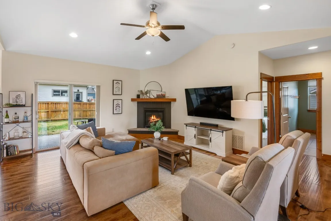 207 Falconers Way, Bozeman, Montana 59718, Bozeman, Montana 59718, 3 Bedrooms Bedrooms, ,2 BathroomsBathrooms,Residential,For Sale,207 Falconers Way, Bozeman, Montana 59718,0,392599