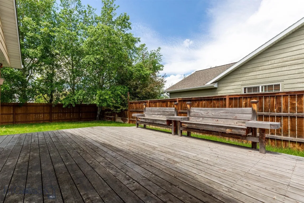 Huge wrap around deck