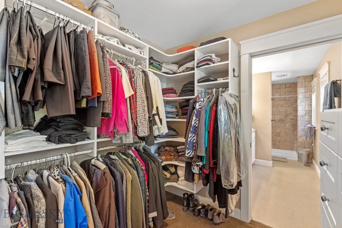 Pass through walk-in closet in primary suite