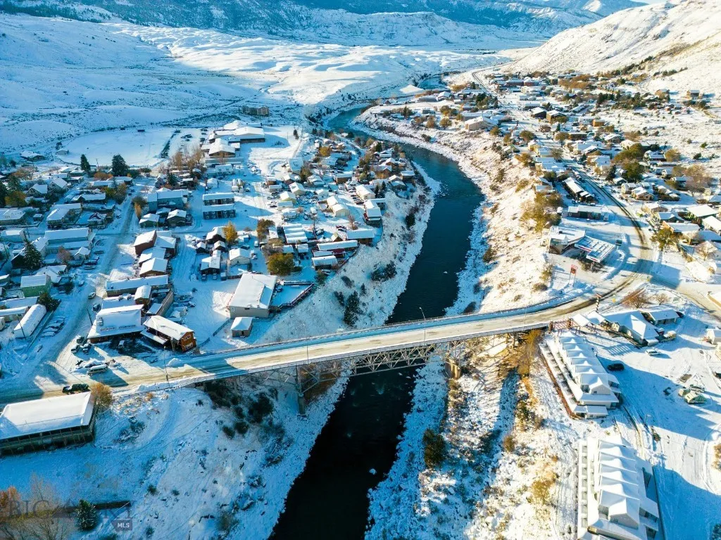 Gardiner and Yellowstone River in winter.